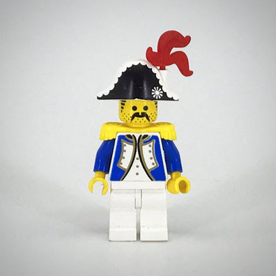 LEGO Minifigure-Imperial Soldier - Governor with Red Feather-Pirates / Pirates I / Imperial Soldiers-PI004b-Creative Brick Builders